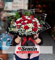 Papatya ve gül buketi
